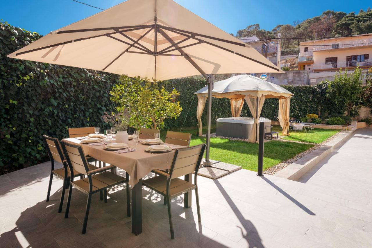 Villa Roko- The Spacious Luxury Trogir Exterior photo